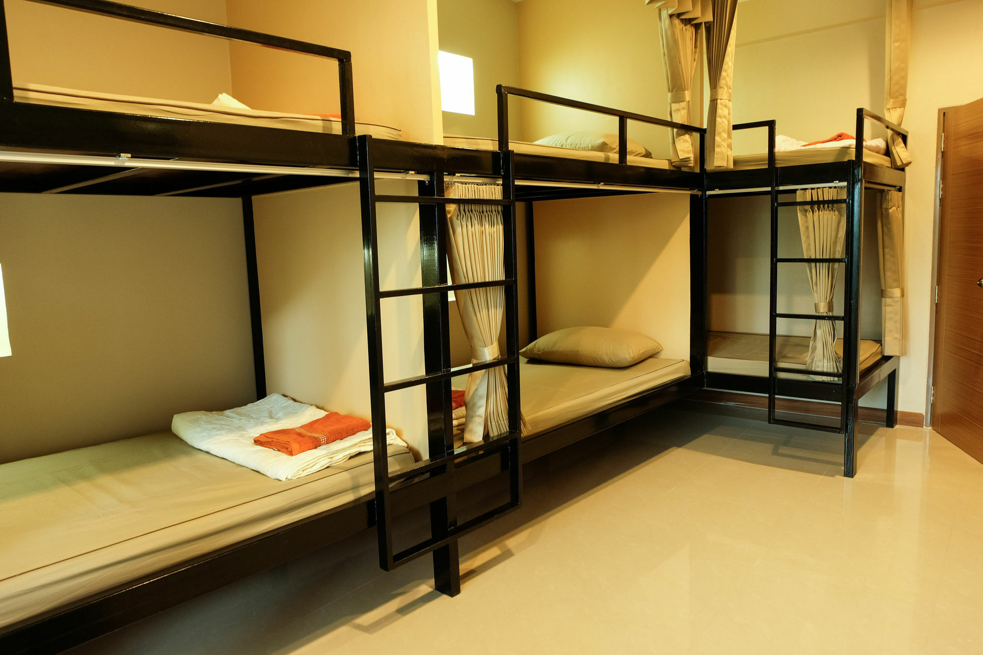 Restiny Albergue Banguecoque